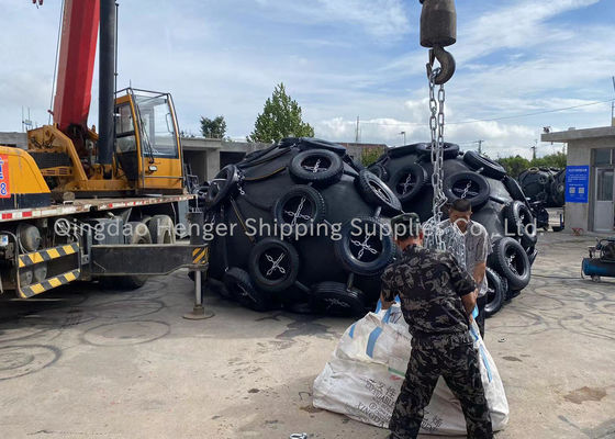 Qualität Kundenspezifischer pneumatischer Gummifender 50 kPa-80 kPa für den Schiffsschutz usine