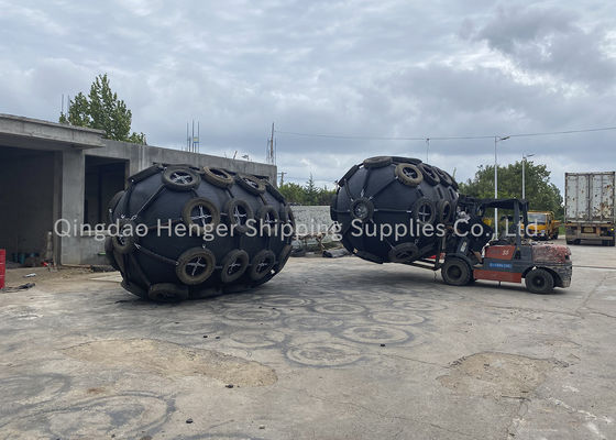 Qualität Sich hin- und herbewegender Marine Sling Type Pneumatic Rubber-Fender 80kpa usine