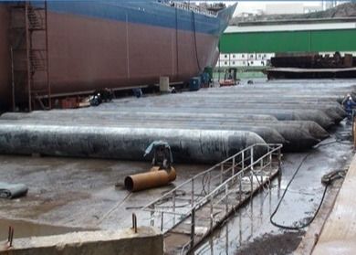 Qualität schwarze aufblasbare Marineschifffahrt, die Bergungsgummiairbags startet usine