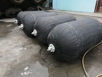 Qualität Sling Type Pneumatische Fender-Schutzausrüstung Gummi-Dock-Fender usine