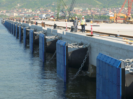 Qualität Kegel-Art Marine Ship Rubber Fender Pad, Kegel-Boots-Gummipuffer usine