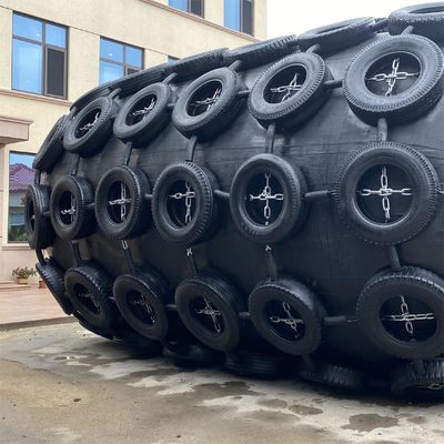 Qualität Zweijährige Gewährleistung Pneumatischer Gummi-Fender 2,5*5,5M für das Anlegen von Schiffen usine