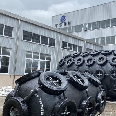 Qualität Customized Pneumatic Rubber Fender with 0.3-4.8 M Diameter and 24 Months Shelf Life for VLCC Applications usine