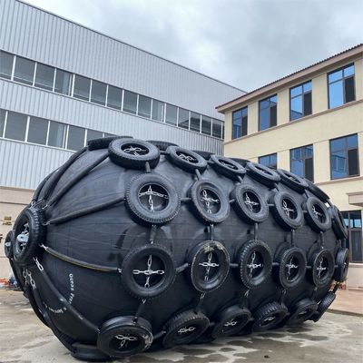 Qualität Customized Pneumatic Rubber Fender with 0.3-4.8 M Diameter and 24 Months Shelf Life for VLCC Applications usine