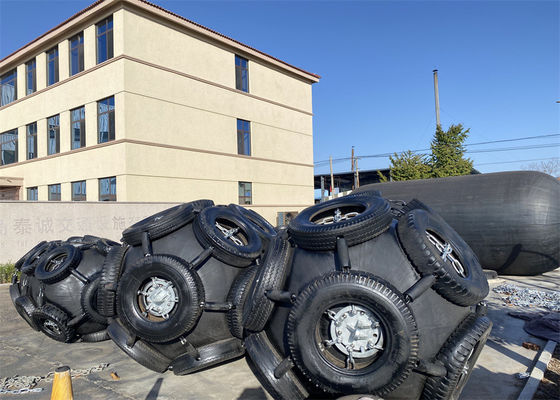 Qualität Seefahrzeug Yokohama Typ Pneumatischer Gummi-Fender mit Kettennetz usine
