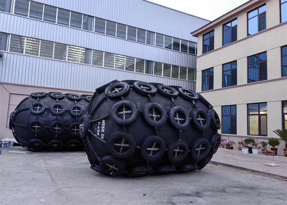 Qualität Größe und Leistungsanforderungen für 50kpa pneumatische Gummi-Fender usine