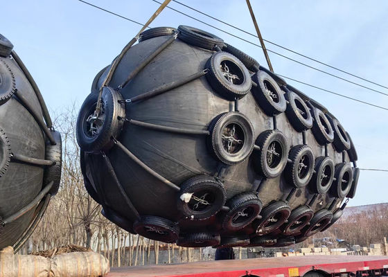 Qualität 6 to 12 Years Design Life Pneumatic Marine Fender with 50kPa/80kPa Working Pressure for Ship-to-ship and Ship-to-dock Protection Fabrik