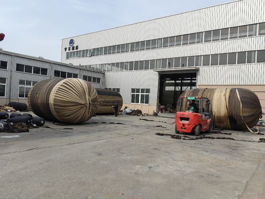 Qualität 50Kpa 80Kpa Yokohama Aufblasbare Marine Gummi-Fendern STS STD Marine Dolphin usine