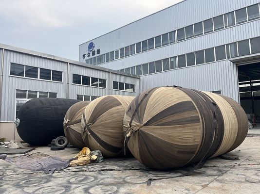 Qualität 0.05MPa/0.08MPa Marine Gummi-Fender mit ausgezeichneter Stoßabsorptionsfähigkeit und Schleudertyp usine