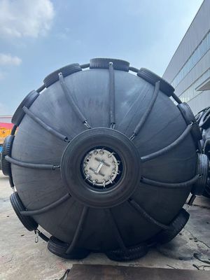 Qualität Gute Qualität STS 50Kpa Schwarzer Pneumatischer Gummi-Fender Yokohama Typ Fender usine