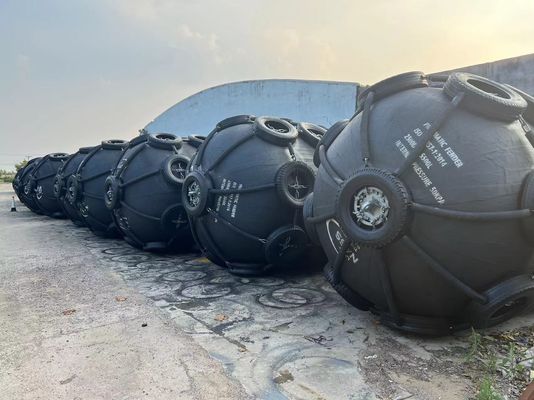 Qualität 50/80kpa Pneumatischer Gummi-Fender mit Zertifikat usine