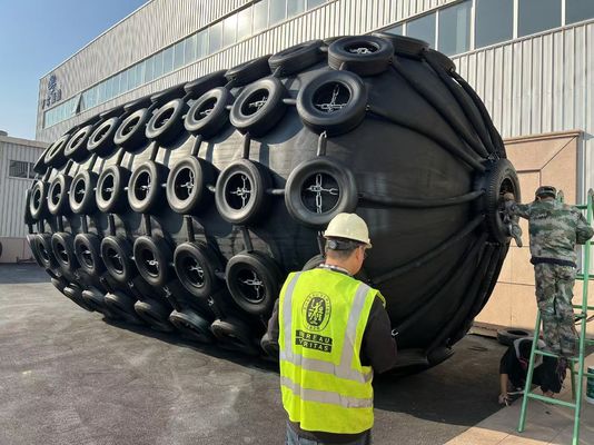 Qualität BV-Zertifikat Pneumatischer Gummi-Fender mit Anfangsinnendruck von 50/80 Kpa usine