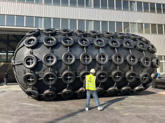 Qualität Leistung Schwarzzylinder-Pneumatische Marine-Fendern usine