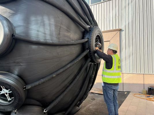 Qualität Yokohama-Typ Schwimmende Pneumatische Gummi-Fender für Marineschiffe usine