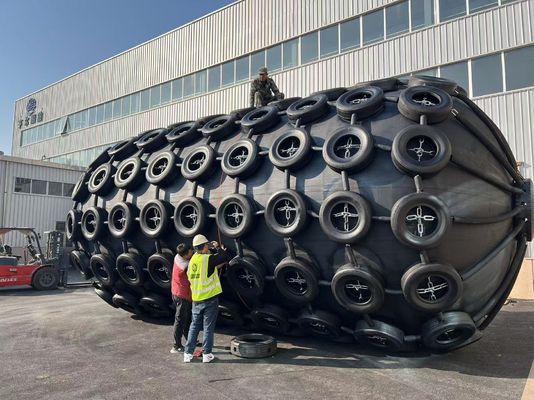 Qualität Schwerer 50Kpa schwarzer Gummi-Fender usine