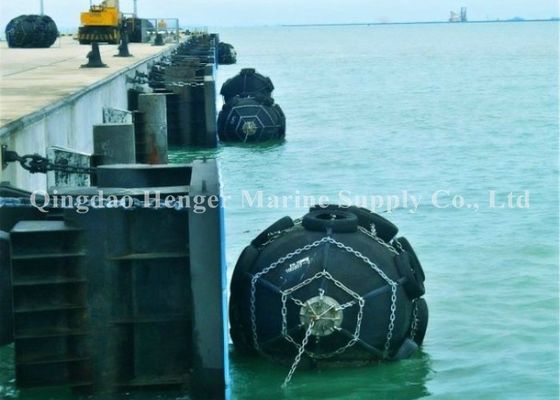 Qualität ISO17357 gute Luftdichtheits-sich hin- und herbewegender Marinefender des Zertifikat-80KPa, damit Schiff ankoppelt usine