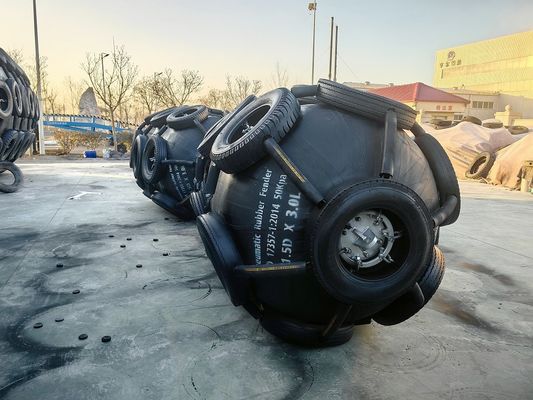 Qualität Innendruck 50/80Kpa Pneumatische Marine-Fendern Anfangsdruck 50Kpa Abbiegung 60% usine