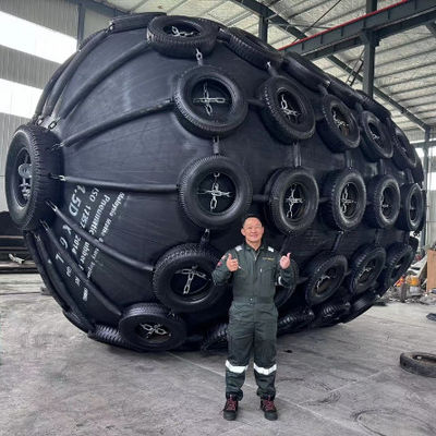 Qualität 0.5*1m-4.8*12m Pneumatischer Gummi-Fender für Offshore usine