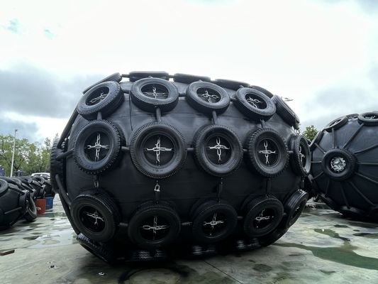 Qualität Schiff Yokohama Fender Leichte Kette / PP Seil Installation für einen lang anhaltenden Schutz usine