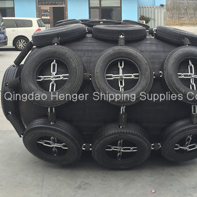 Qualität Yokohama Net-Type Floating Pneumatic Marine Rubber Fenders 50/80kpa Kettenreifennetz Schiff-zu-Schiff / Hafen ISO 17357 Alle Farben usine