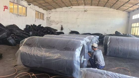 Qualität Kundenspezifischer EVA-Schaum-gefüllter Fender für Hafen- und Offshore-Einsatz usine