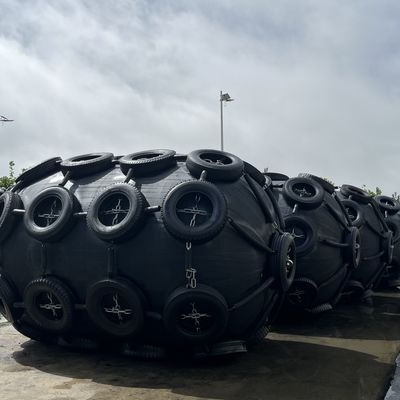 Qualität Kundengebundene Marineliegeplatz-Bojen-Außeninterne EVA gefüllte Marinestahlboje usine
