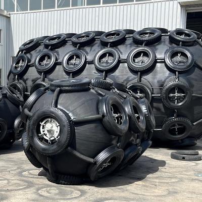 Qualität Maßgeschneiderte Größen ISO17357 Pneumatische Gummi-Fender mit 50 kPa 80 kPa Druck für Marine usine