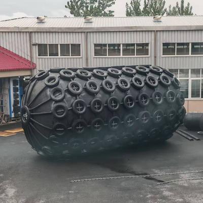 Qualität ISO17357-zertifizierter pneumatischer Gummikotflügel mit 50 kPa und 80 kPa Innendruck für überlegenen schwimmenden Marinedeckschutz usine