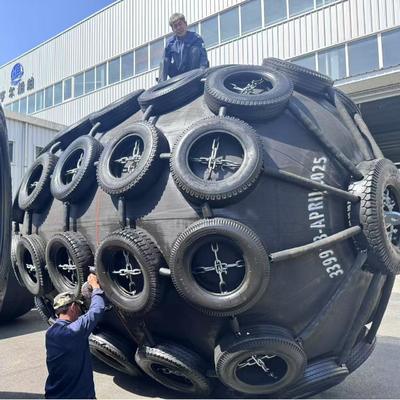 Qualität CCS/BV/LR/DNV Certified High-Quality Black Pneumatic Rubber Fender – Ideal for STS/STD Marine Operations usine