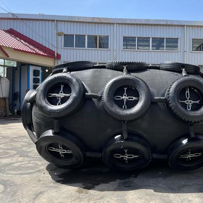 Qualität Individuell angepasster Pneumatischer Gummi-Fender mit ISO17357-Konformität Durchmesser 0,3 bis 4,8 M usine