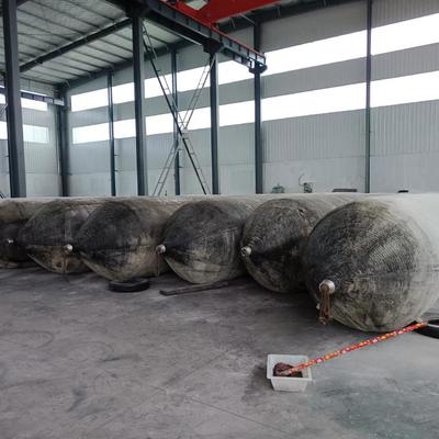 Qualität Marine Rubber Airbag with Integrated Inflation Hose Connection for Quick Air Supply in 0.8-3 M Diameter and 4-25 M Length usine