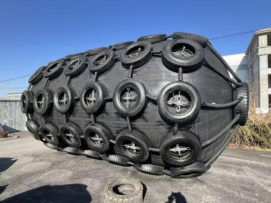 Qualität Customized ISO17357 Pneumatic Rubber Fender 0.3-4.8 M for Marine Applications usine