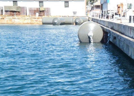 Qualität Hochwertiger Schaum gefüllter Fender mit ISO17357-Konformität und kundenspezifischen Größen von 0,5-4,8 m Durchmesser usine