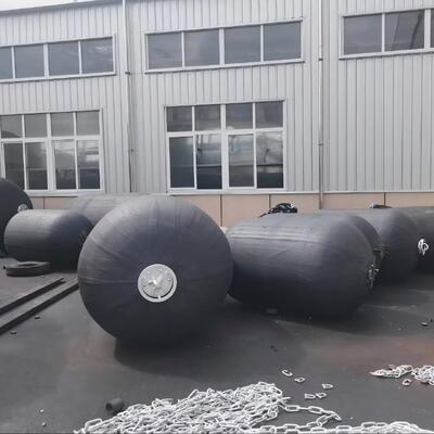 Qualität Heavy Duty Pneumatic Rubber Fender Inflatable Yokohama Type Fender for Protection of Large Oil Tankers and Gas Carriers usine