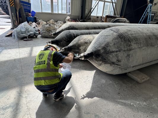 Qualität Anti Corrosion Marine Rubber Airbag for Long Term Saltwater Service with 0.8-3 M Diameter Fabrik