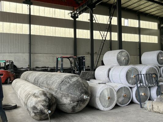 Qualität Marine Rubber Airbag with High Grip Surface Pattern for Stable Shipyard Positioning in 0.8-3 M Diameter and 4-25 M Length Fabrik