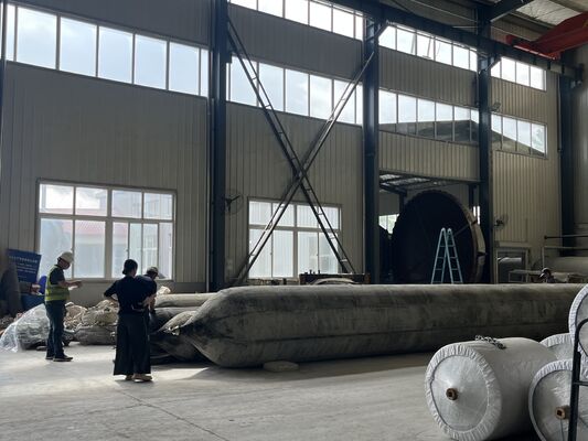 Qualität Marine Rubber Airbag with Stainless Steel Mounting Hardware for Corrosion Free Installation Fabrik