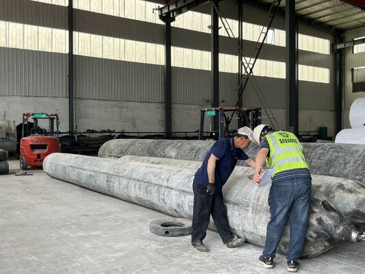 Qualität Marine Rubber Airbag with Stainless Steel Mounting Hardware for Corrosion Free Installation Fabrik