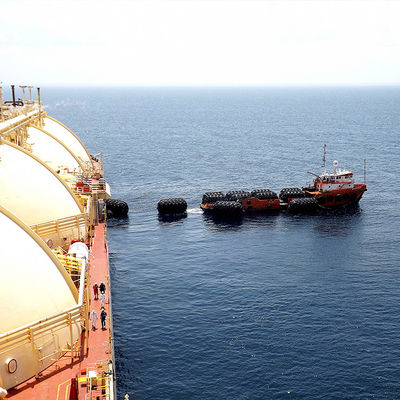 Qualität Niedriger Liegeplatz-Kraft-Schaum füllte Fender/Marineschwarz-Farbe der Gummipuffer-50Kpa usine