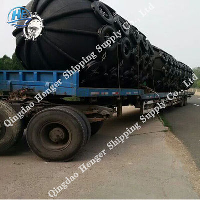 Qualität Leichter schwarzer pneumatischer Gummipuffer-Gummidock-Fender-große Energie fastet Installation usine