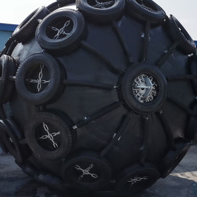 Qualität Customized Pneumatic Rubber Fender with ISO17357 Standard and 50kpa & 80kpa Pressure for Marine Applications usine