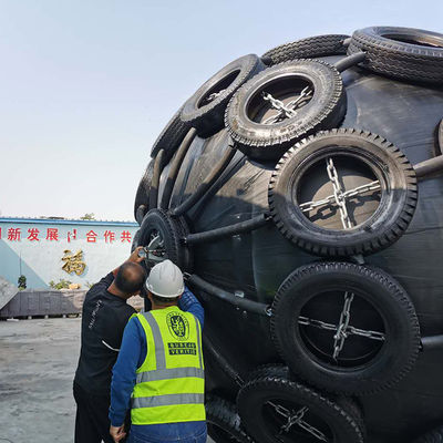Qualität Customized Pneumatic Rubber Fender with ISO17357 Standard and 50kpa & 80kpa Pressure for Marine Applications usine