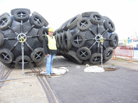 Qualität Pneumatischer Gummipuffer D2.5x5.5m Yokohama mit guter Luftdichtheit usine