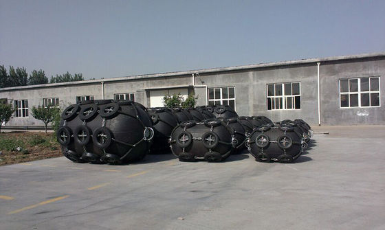 Qualität Naturkautschuk sich hin- und herbewegende aufblasbare Marine Fender Pneumatic Type Fenders Yokohama usine