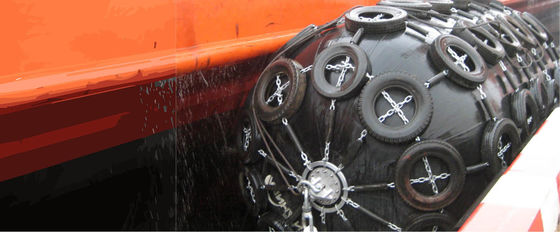 Qualität Pneumatischer Gummischaum gefüllter Fender-Marine Boat Fender Durchmesser 0.5m-4.5m usine