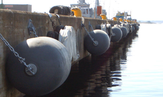 Qualität 1.5*2.5m pneumatischer Gummipuffer-Marine Rubber Fender For Dock-Schutz usine