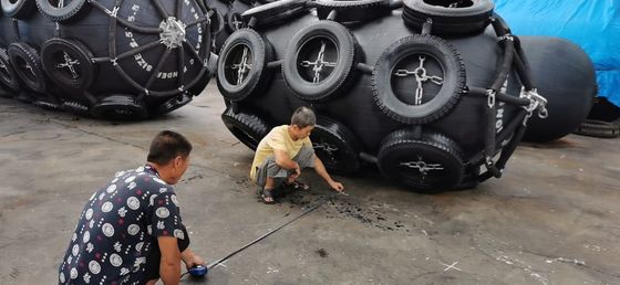 Qualität Boots-pneumatische Gummipuffer mit Reifen und Kette usine