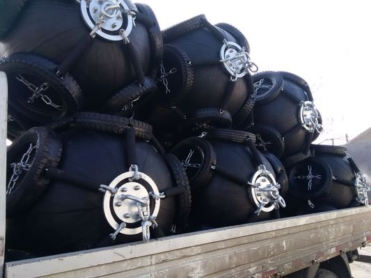 Qualität Seil-Netze, die Art Fender pneumatische Gummipuffer-pneumatische Marine Fenders d schwimmen usine