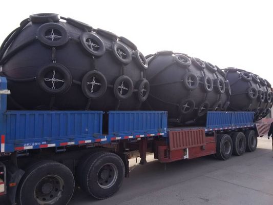 Qualität Seil-Netze, die Art Fender pneumatische Gummipuffer-pneumatische Marine Fenders d schwimmen usine