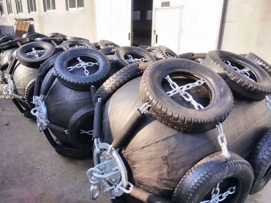 Qualität Seil-Netze, die Art Fender pneumatische Gummipuffer-pneumatische Marine Fenders d schwimmen usine
